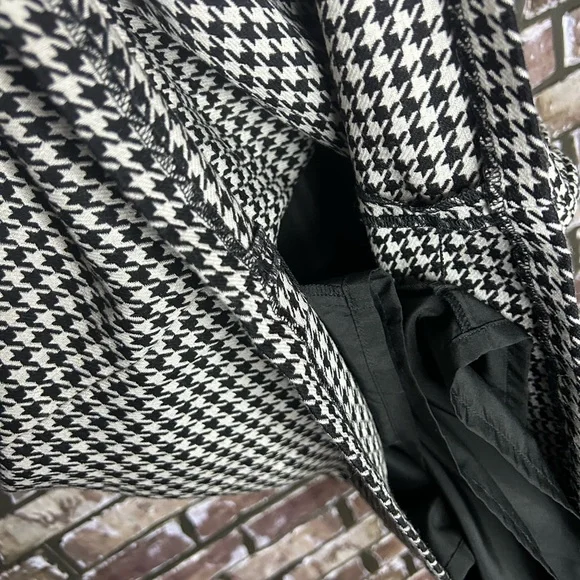 J.Crew Houndstooth Skirt | Black White Classic | Size 4 - Picture 2 of 4